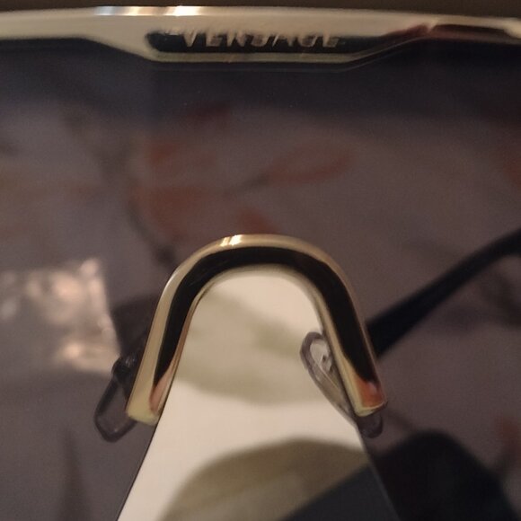 Women's Versace sunglasses - Picture 7 of 12